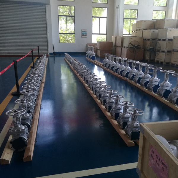 Cast steel gate valve